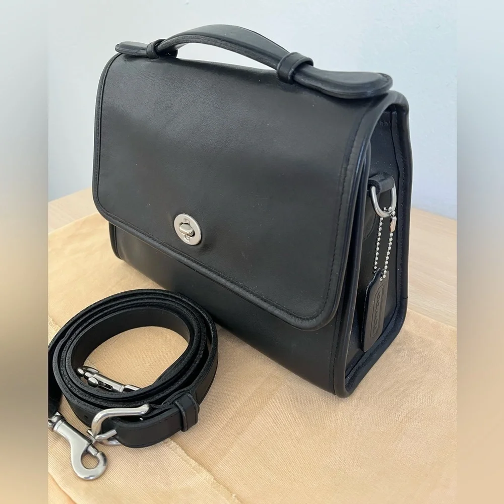 Coach Court Crossbody K2P-9870 Costa Rica Vintage 2002